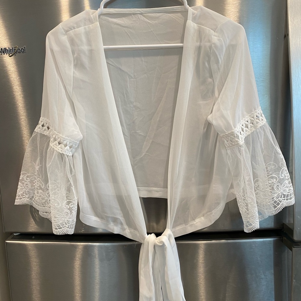 Sheer vacation crop tie top